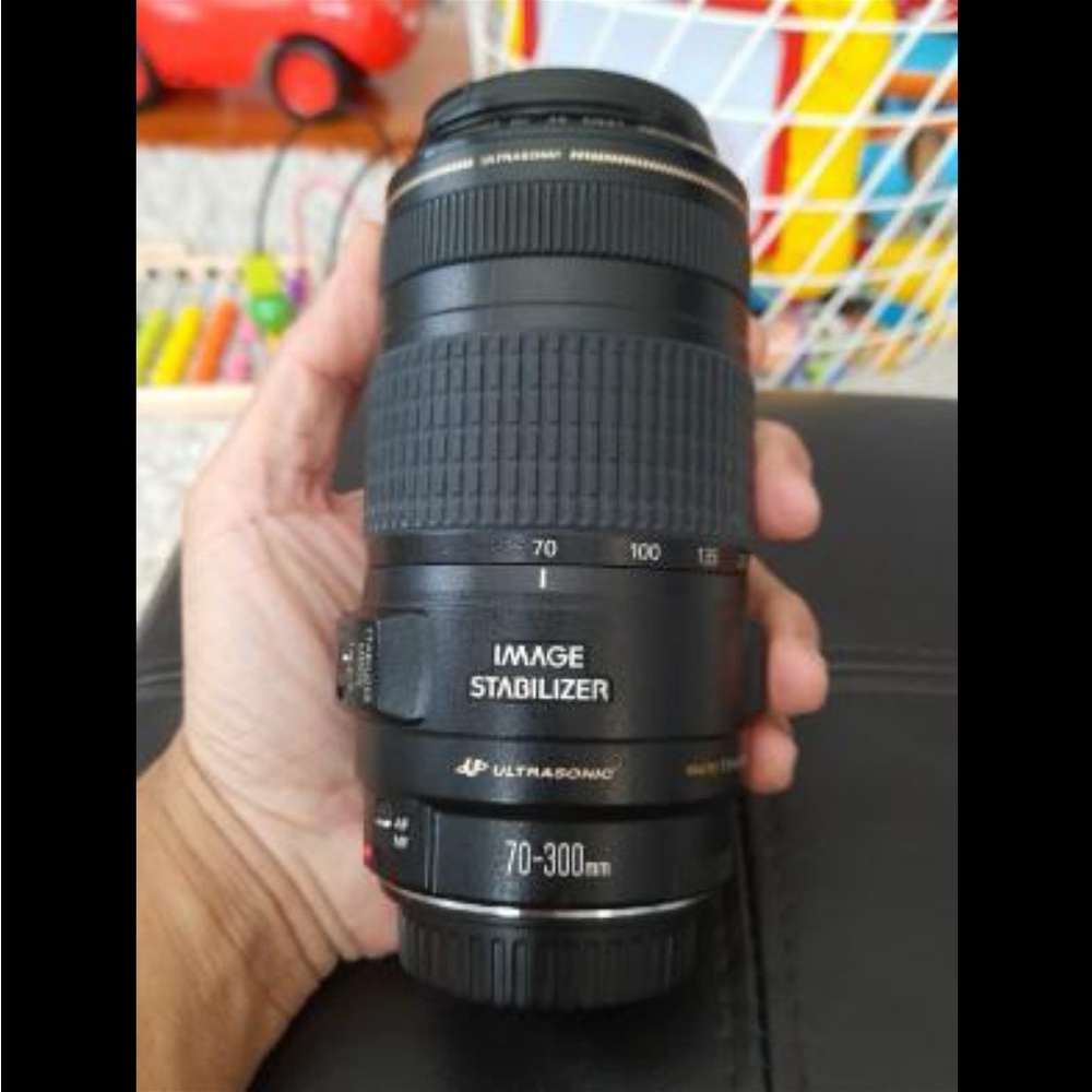 Canon 70-300mm f/4-5.6 IS II USM Lens with Image Stabilizer
